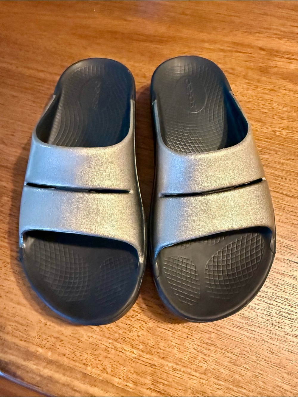 OOFOS Brand Metallic Silver Slide Sandals